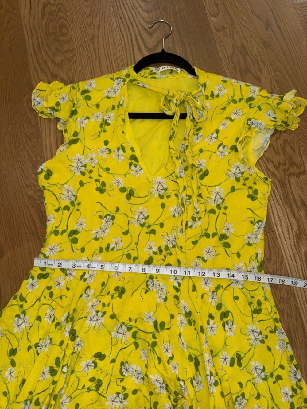 Alice + Olivia Moore Floral Tie-Neck Tunic Dress - Picture 7 of 8